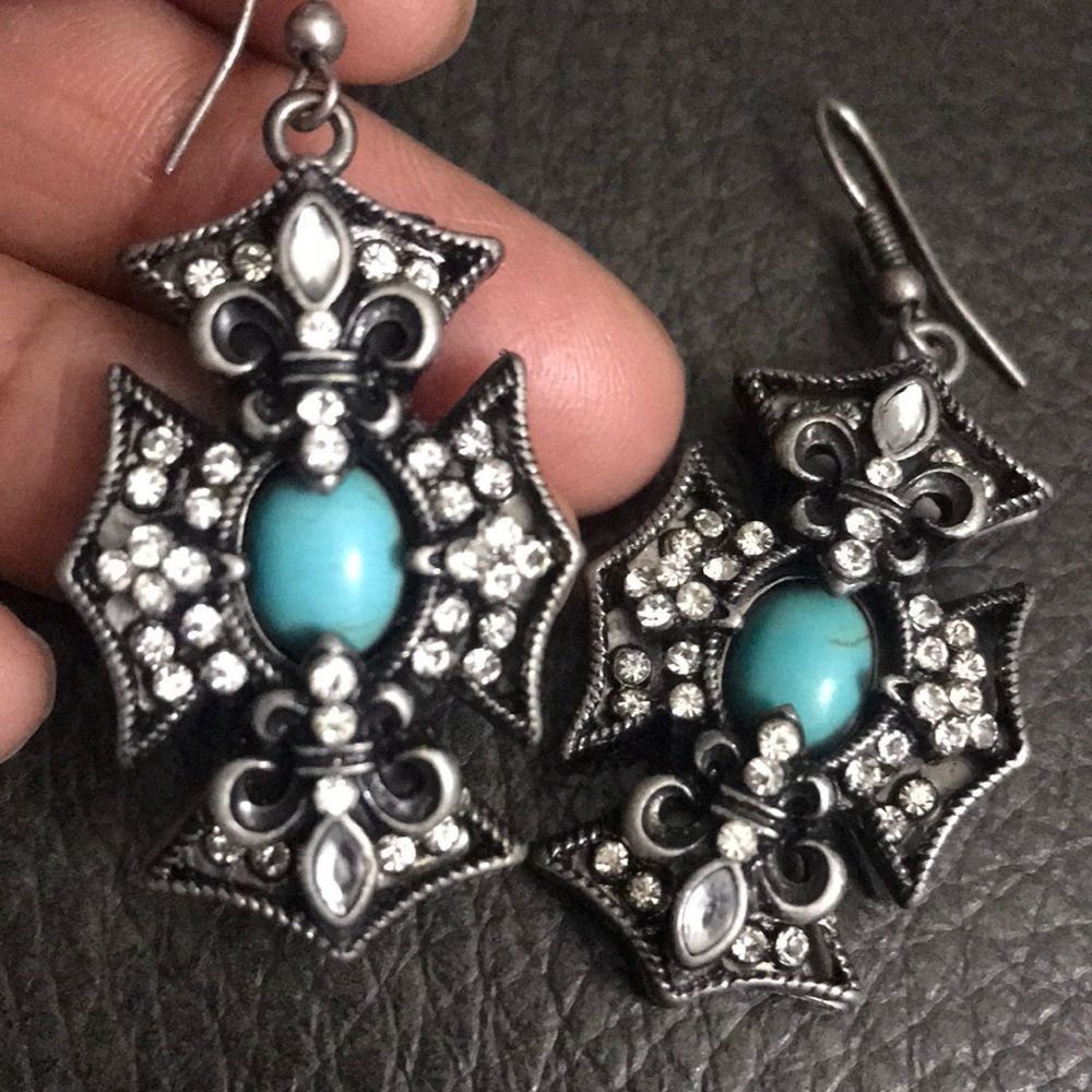 FABULOUS GUN METAL DROP EARRINGS